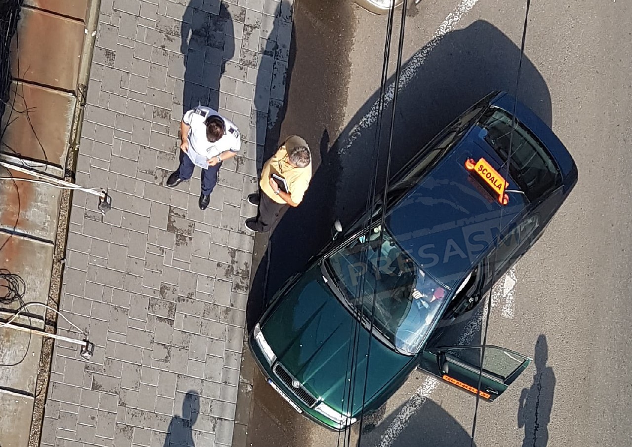 FOTO. Instructorii auto, luați la ochi de Poliția Rutieră în centrul municipiului Satu Mare