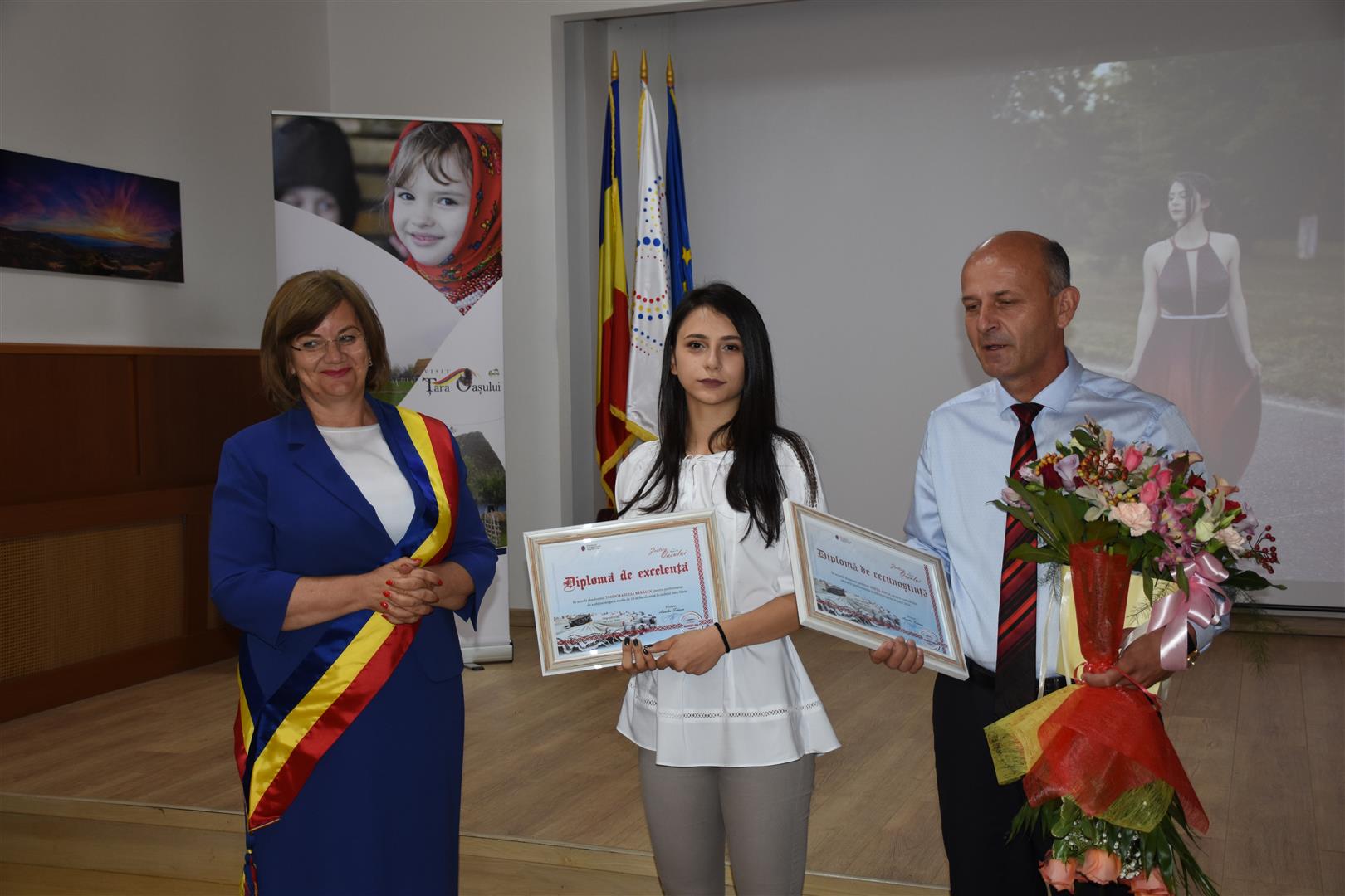 FOTO. Teodora Bărăian, eleva de 10 la Bacalaureat, a fost premiată! Felicitări!
