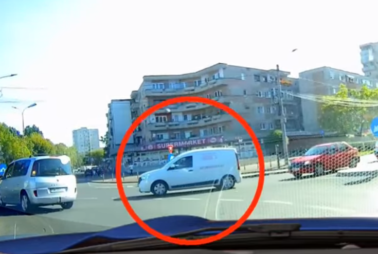 VIDEO. Băieții de la ”Gaze” șicanează și amenință șoferii în sensul giratoriu!