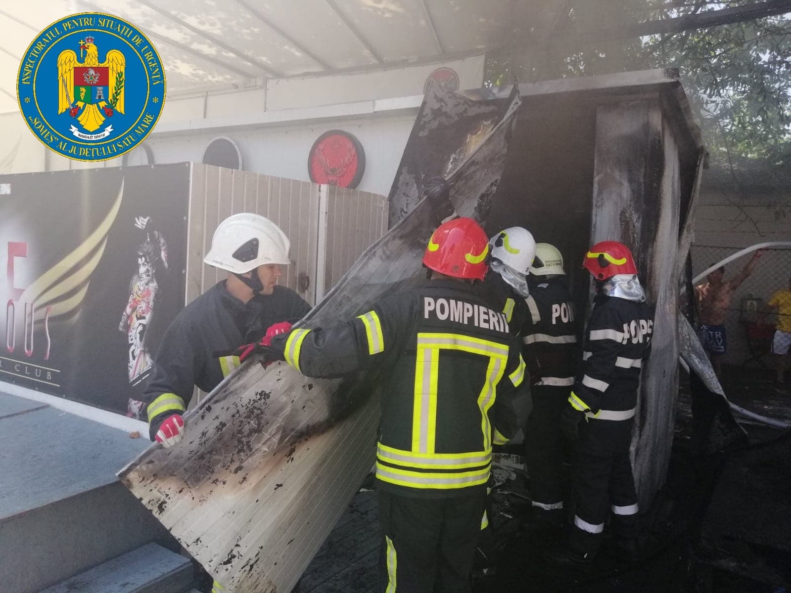 FOTO/VIDEO. Pagube însemnate la clubul Famous! Inventarul distrugerilor