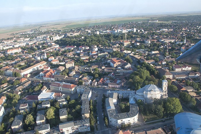 Tot municipiul Carei acoperit cu mirosuri insuportabile! Scăpări la o fabrică de biogaz