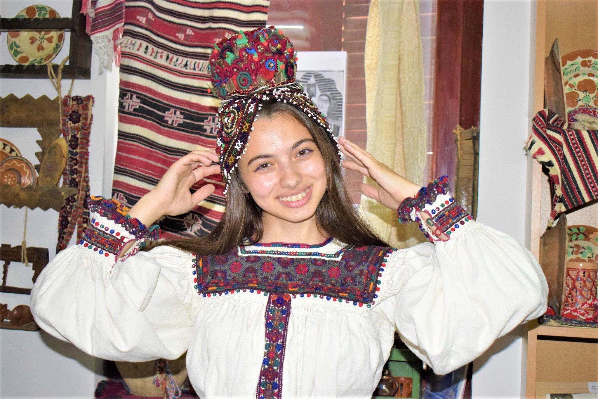 FOTO. ”Sătmăreanca” de aur Laura Bretan, în vizită la bunicul din Vama