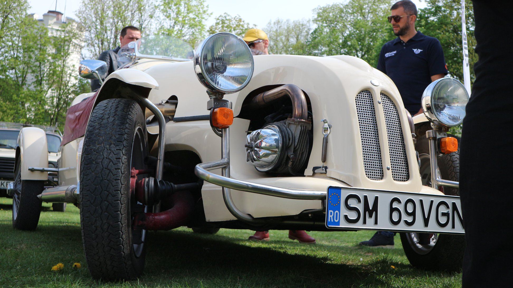 FOTOGALERIE. Mașinile de epocă vor cuceri județul! Super expoziție și raliuri