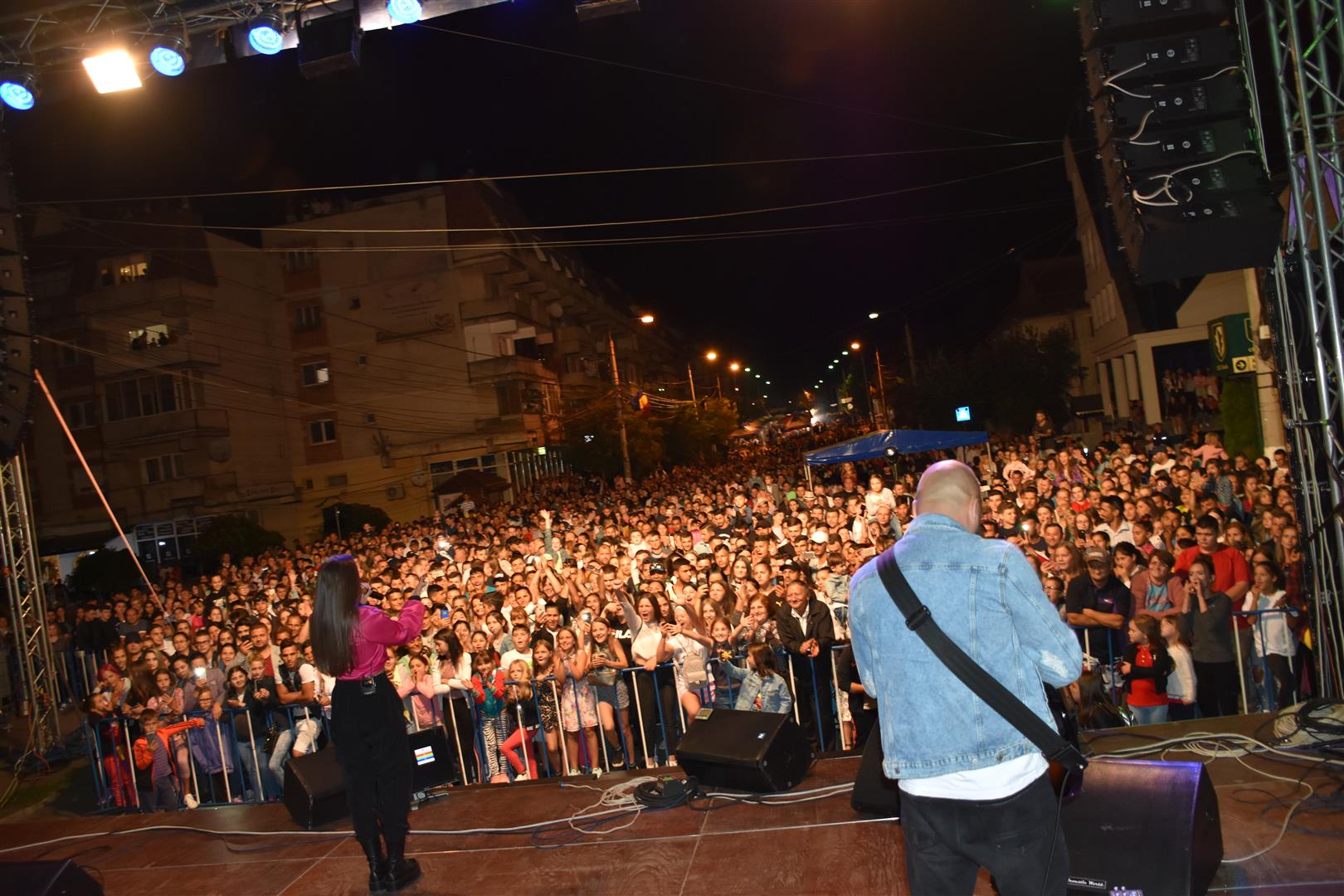 FOTOGALERIE. Mii de persoane la Zilele Negrești-Oaș - Zestrea Oașului. Horia Brenciu și Nicole Cherry, show de zile mari