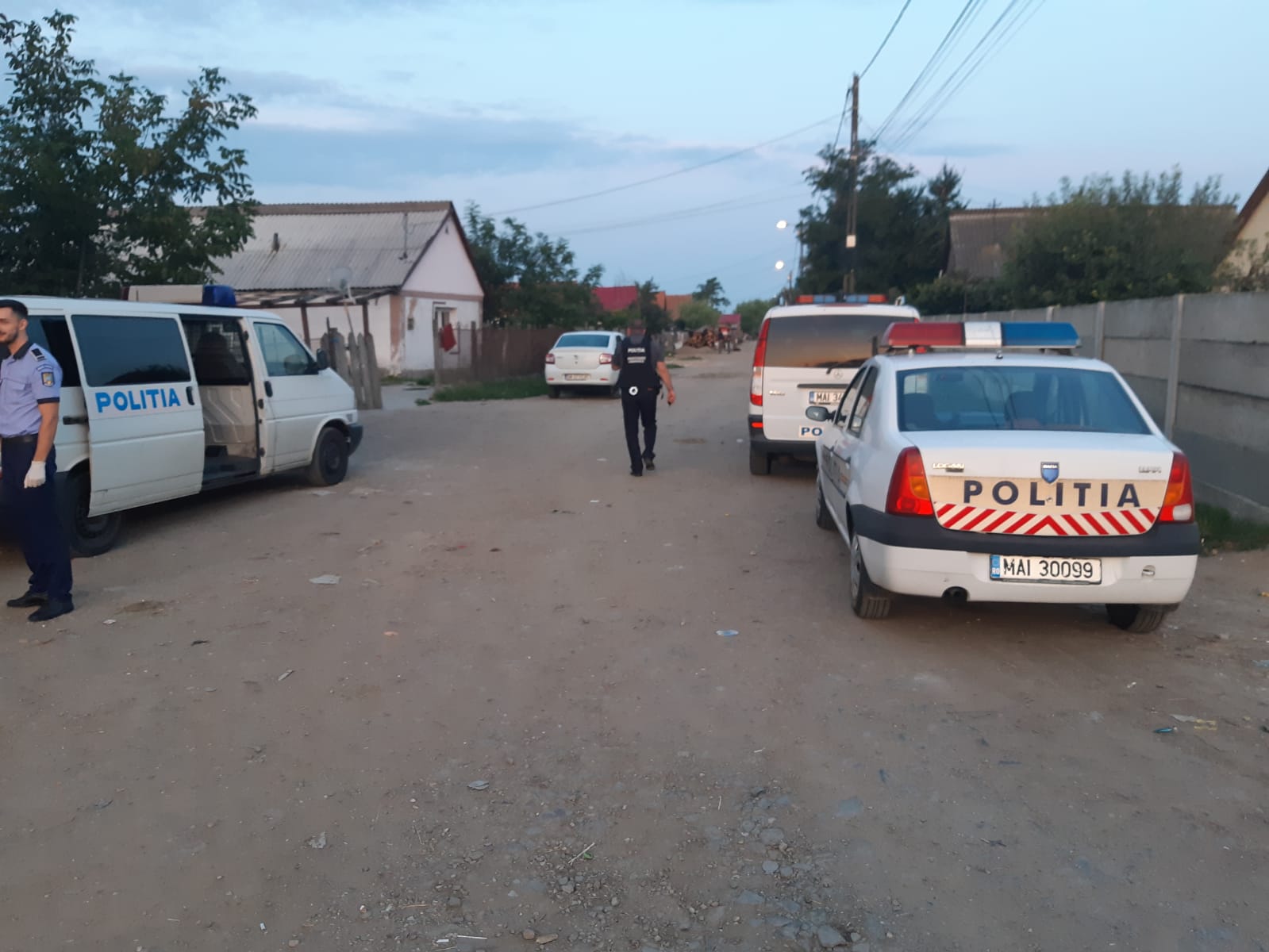 FOTO. Descinderi de amploare în mai multe localități din județ. Ce au găsit polițiștii