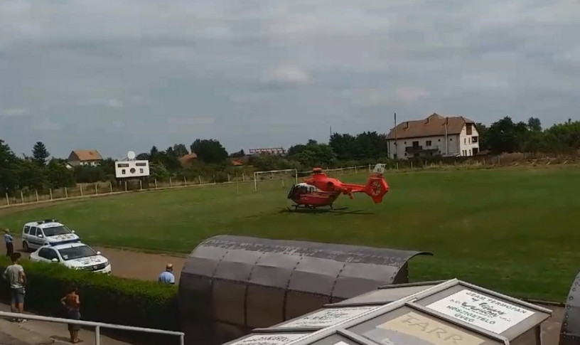 Bebeluș transportat în stare critică cu elicopterul! De pe stadionul din Carei