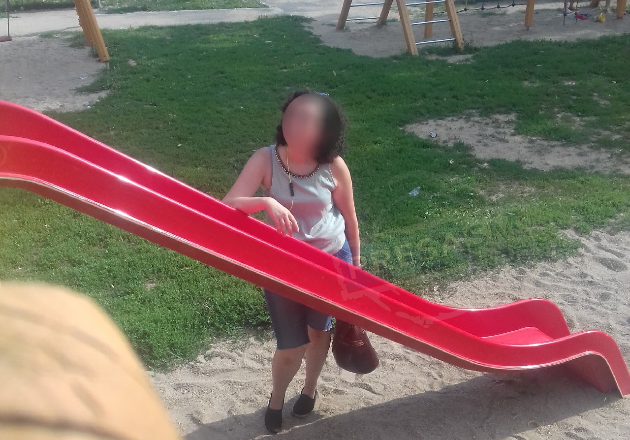 FOTO. Mămici îngrijorate de o femeie care le acostează copiii, în Satu Mare