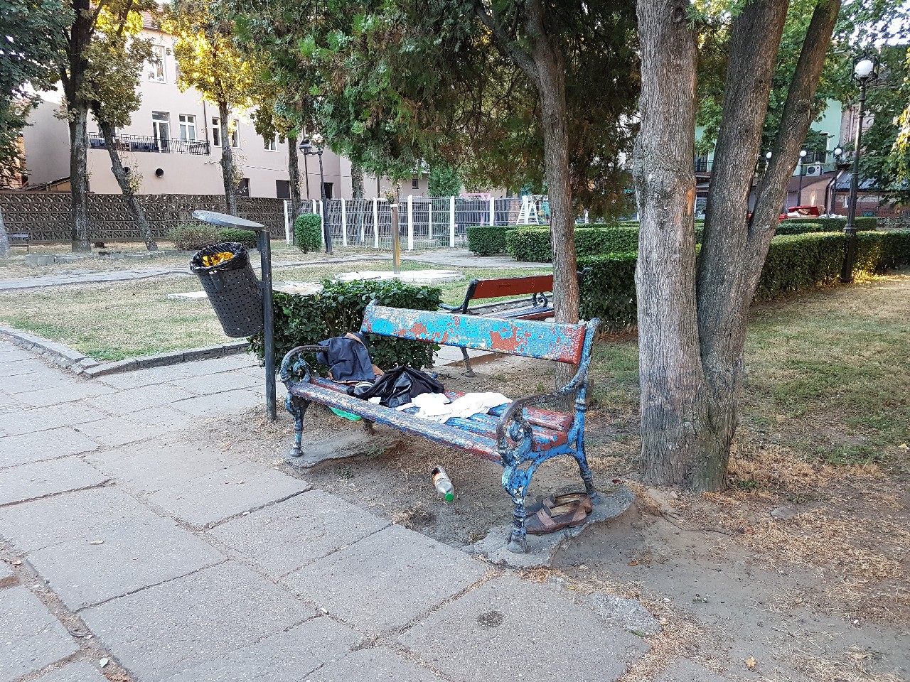 FOTO. Bărbat găsit mort, pe stradă, în plin centrul municipiului Satu Mare