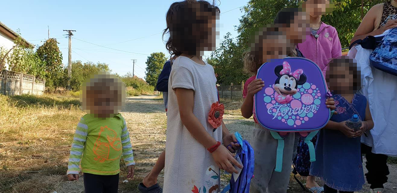 FOTOGALERIE. Viața de coșmar a unor copii din județ. Ajutați de oameni cu suflet mare