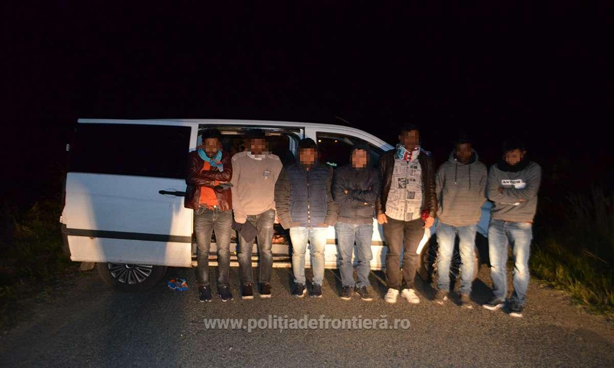 FOTO. Au făcut mii de kilometri pentru a ajunge în Europa. Arestați la Satu Mare