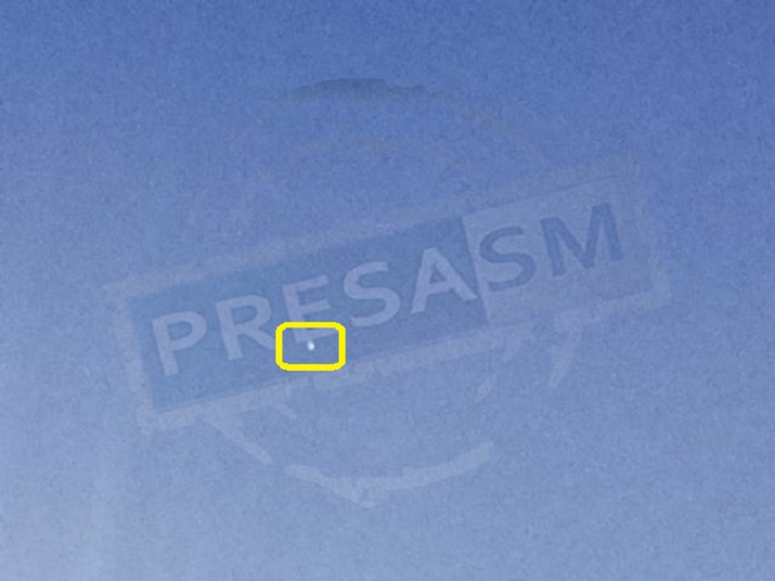 FOTO/VIDEO. Lumină bizară pe cerul Sătmarului. Obiect zburător deasupra Cartierului Micro 16?!