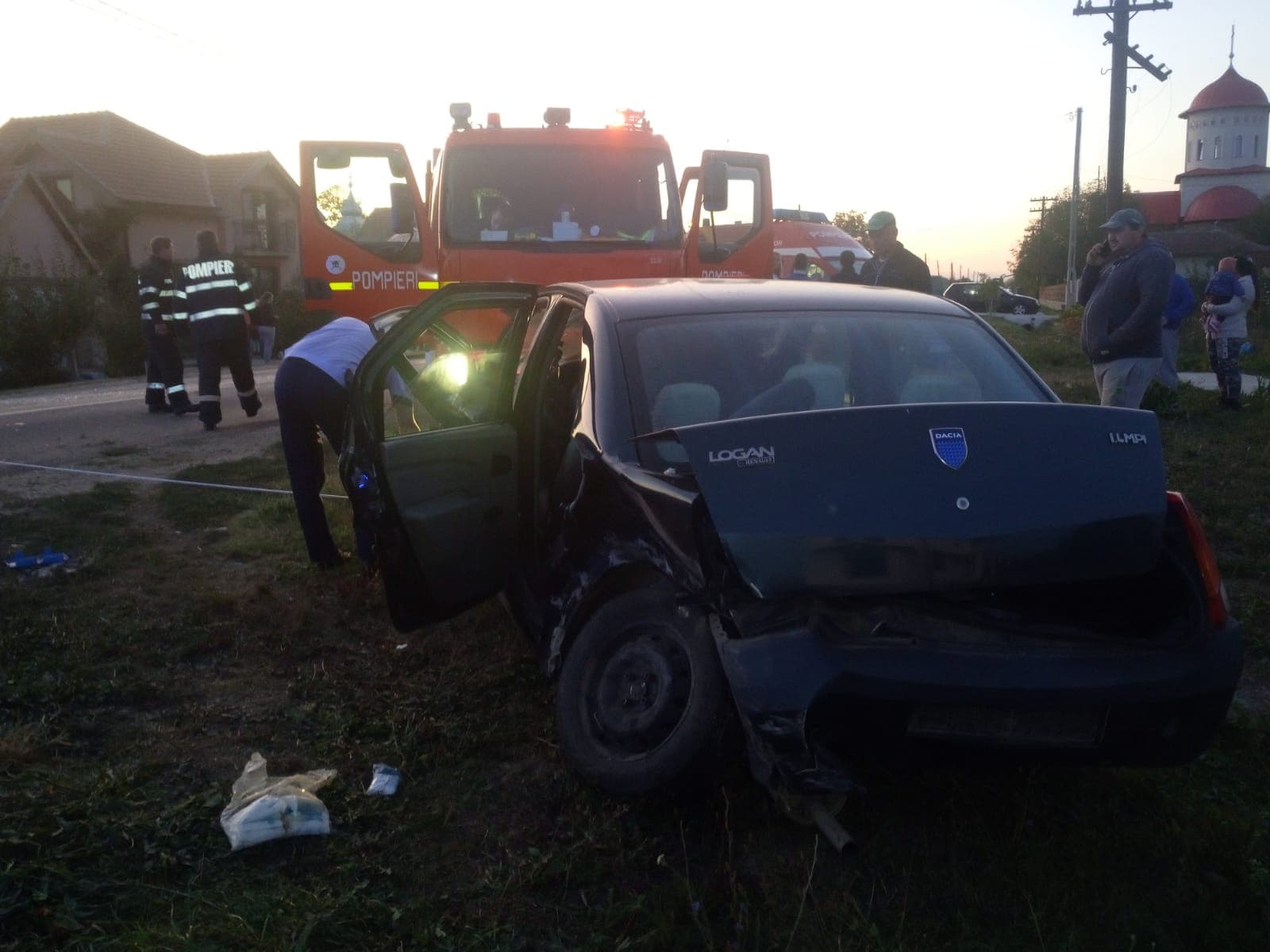 FOTO/VIDEO. Accident grav în Cionchești. Două persoane au rămas încarcerate