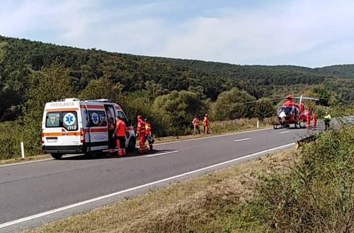FOTO. DN1F, SM-CJ, blocat după un accident teribil. Elicopterul SMURD intervine