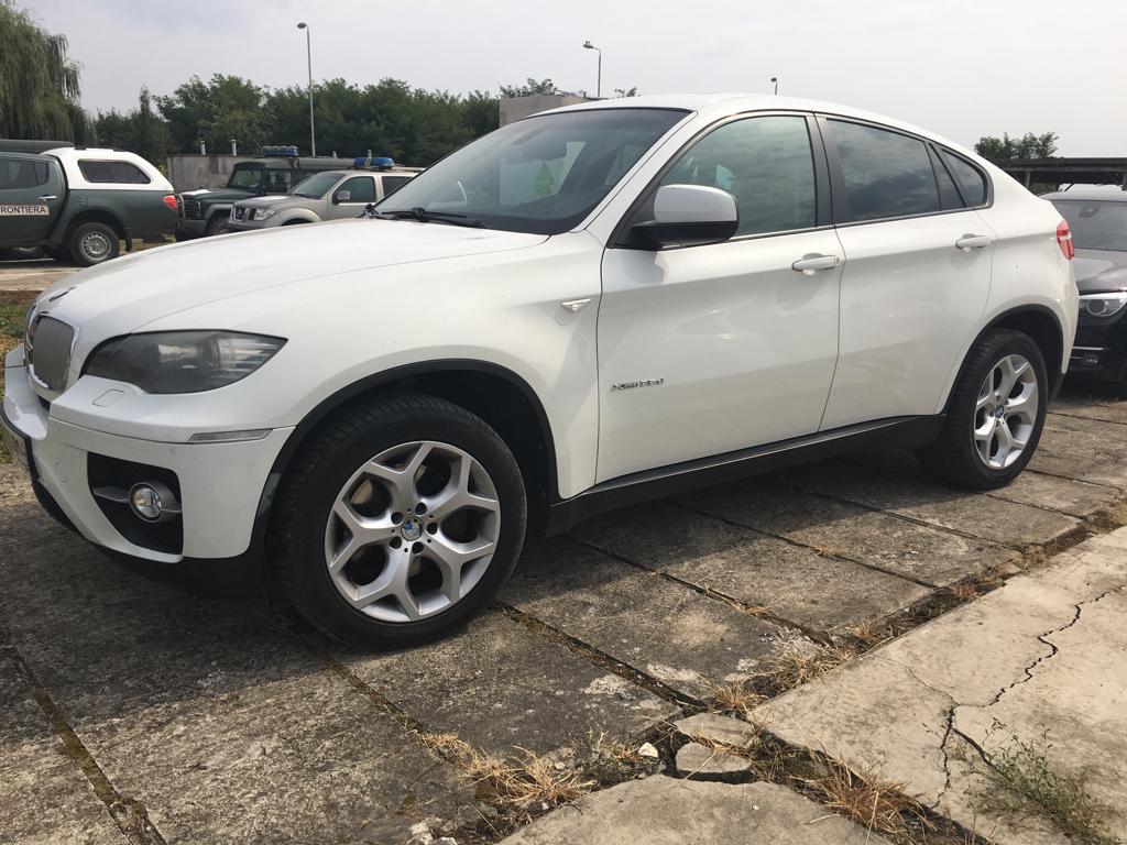 FOTO. BMW X6 confiscat în PTF Petea! Bărbat lăsat cu ”buza umflată”