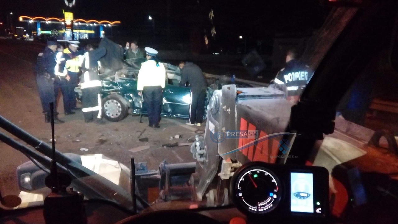 FOTO. Polițiștii, despre accidentul mortal de la Tășnad: mașina, condusă cu viteză