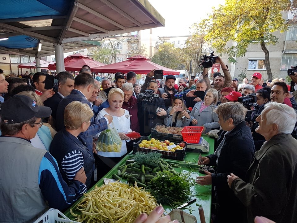 FOTO/VIDEO. Viorica Dăncilă, la plimbare de dimineață prin Piața Someș