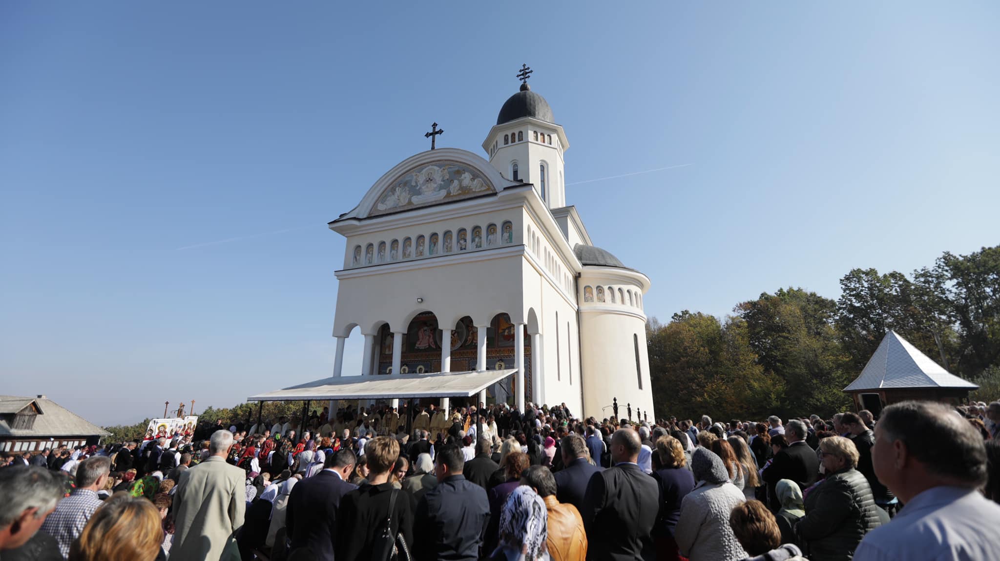 FOTOREPORTAJ. Mii de credincioși la sfințirea Catedralei Codrului. Măriuș, centrul spiritual