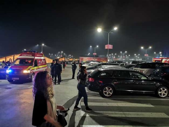 FOTO. Atac cu cuțitul la Shopping City. Mai multe persoane, înjunghiate la cinema în Timișoara