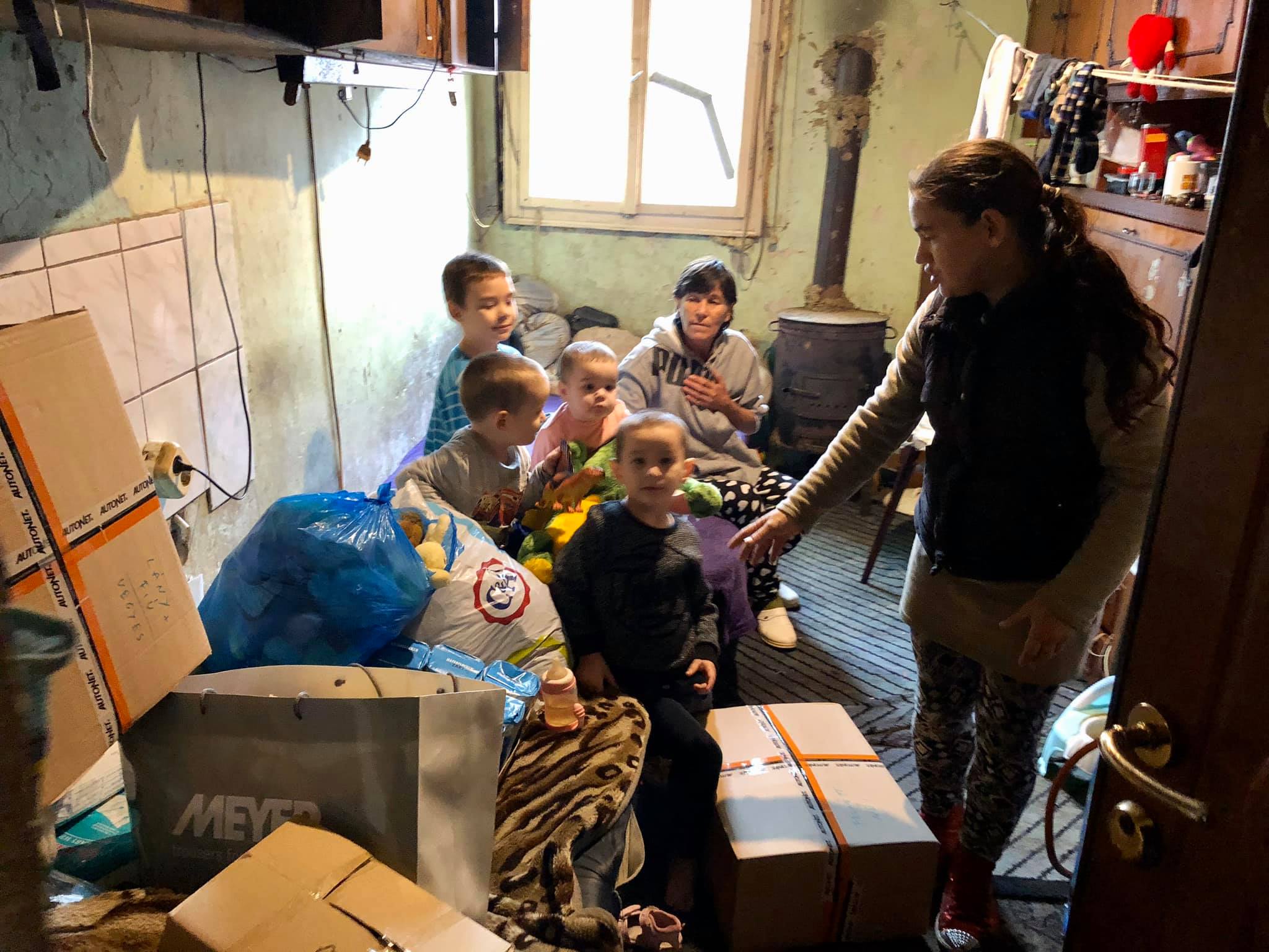 FOTO. Drama a patru copilași condamnați la sărăcie. Haideți să îi ajutăm