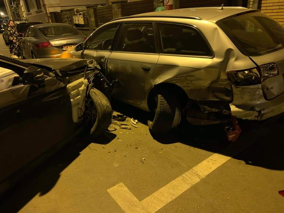 FOTOGALERIE. Șoferul unui BMW a lovit șapte mașini, în Satu Mare