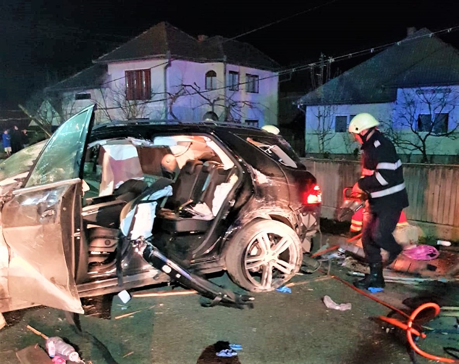 FOTO/VIDEO. Accident grav. Cu 220 km/h, un tânăr a spulberat totul în cale!