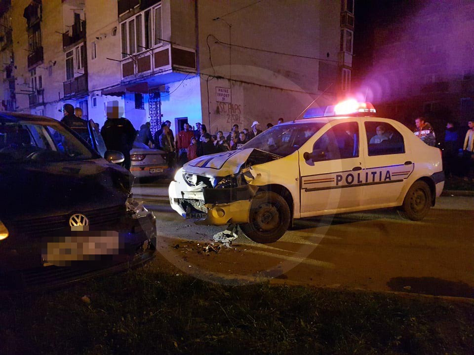 FOTO/VIDEO. Mașinile Poliției, siguranță zero. Fără airbag, un jandarm a fost rănit