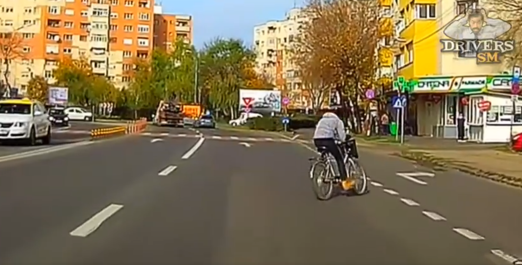 VIDEO. Biciclişti fără reguli. Legea, doar o sugestie