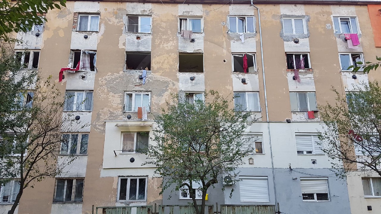 FOTO/VIDEO. Autorități: Structura de rezistență nu a fost afectată. Locatarii pot reveni în imobil