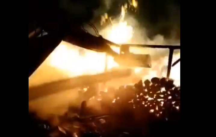 VIDEO. Mobilizare de forțe în miez de noapte în județ! Pompieri, voluntari, primar