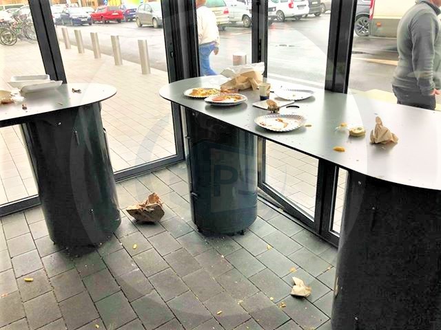 FOTO. Nu merge cu autogospodărirea la unii sătmăreni. În urma lor rămâne mizerie