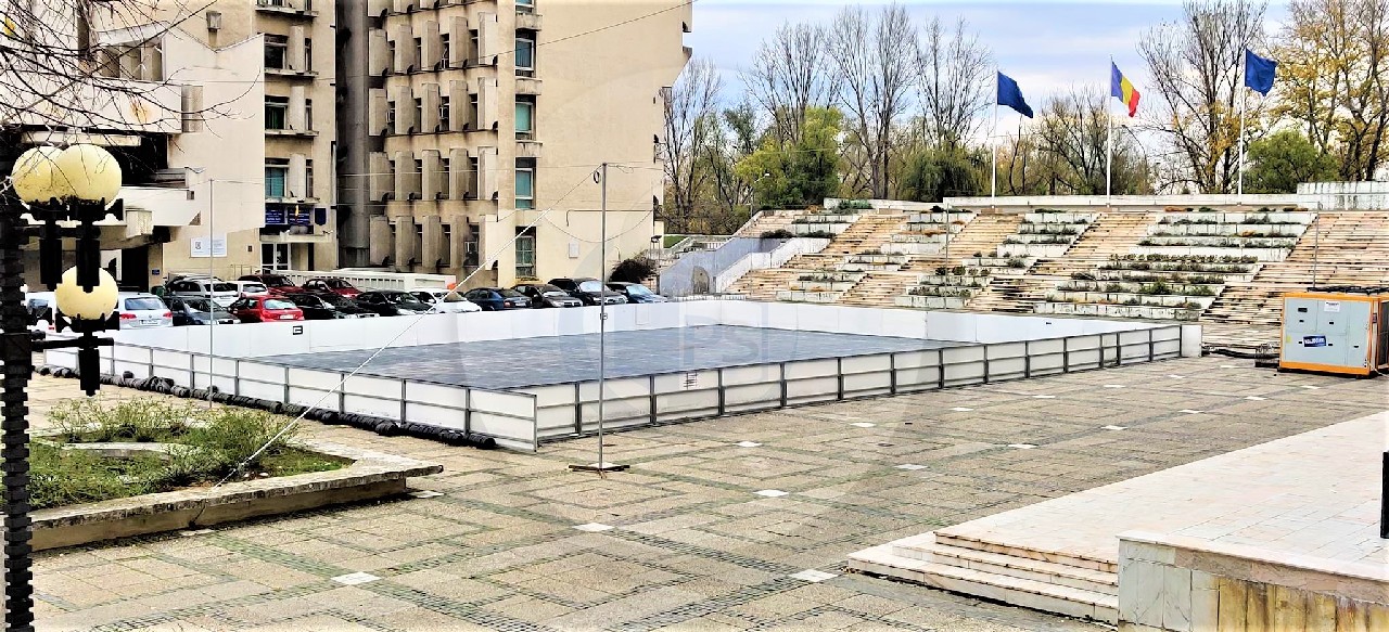 FOTO. Pantinoarul, instalat în centrul municipiului Satu Mare. Va fi foarte spectaculos