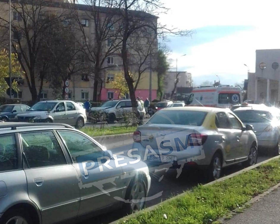 FOTO. Accident rutier lângă Spitalul Județean Satu Mare