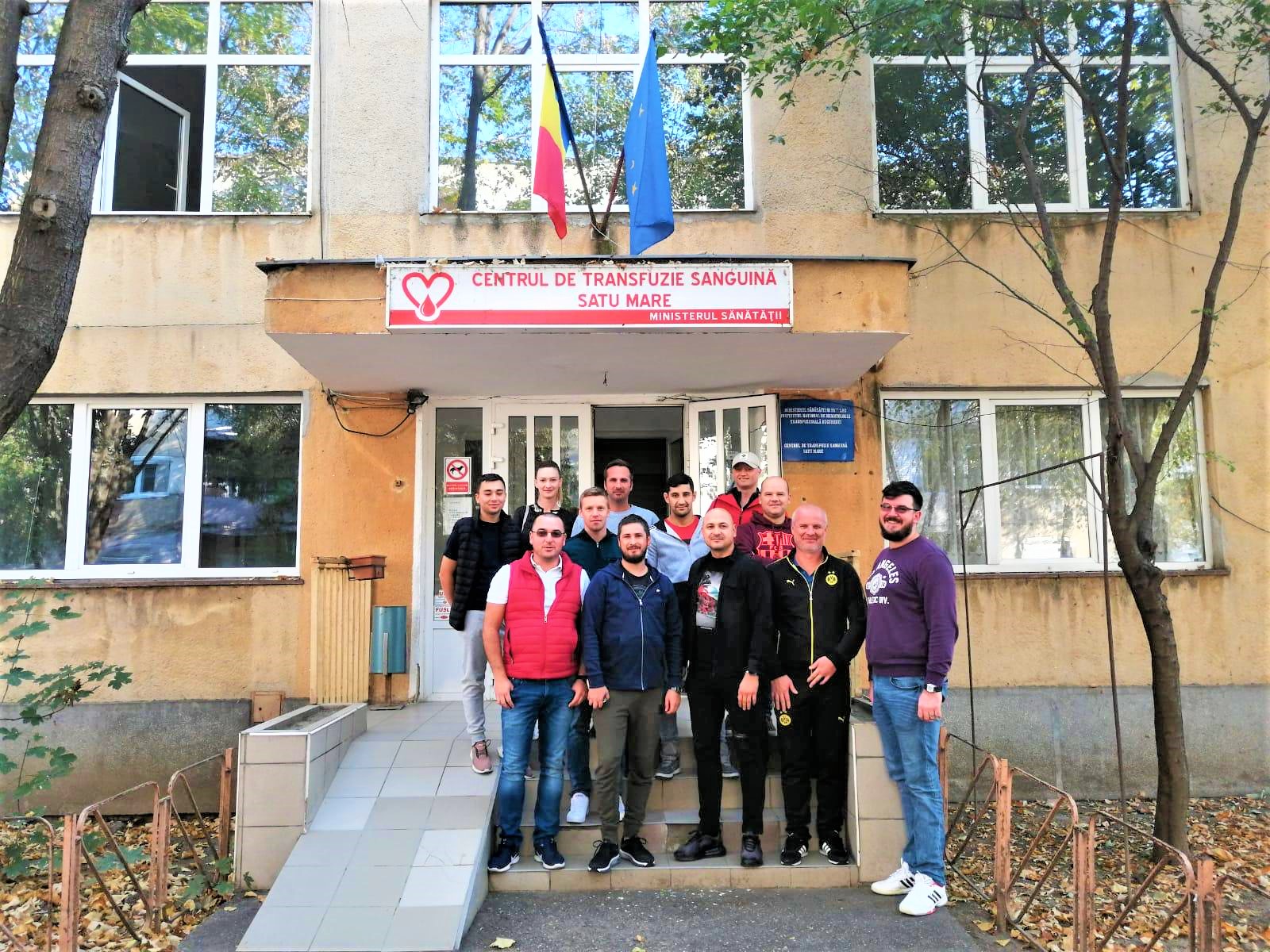 FOTO. Polițiștii de frontieră au donat sânge. Tichetele de masă, donate copiilor