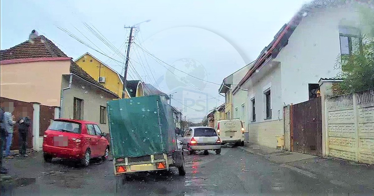 FOTO. Sătmarul minunilor. Un șofer și-a pierdut remorca și nu și-a dat seama