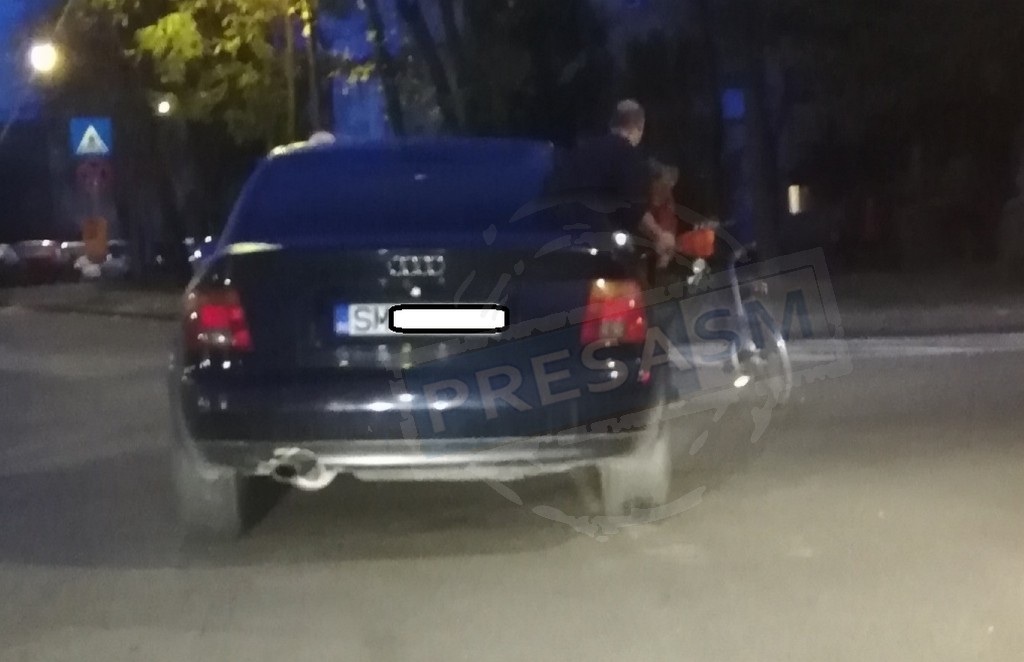 FOTO. Biciclist lovit de o mașină în sensul giratoriu, în zona Spitalului Județean