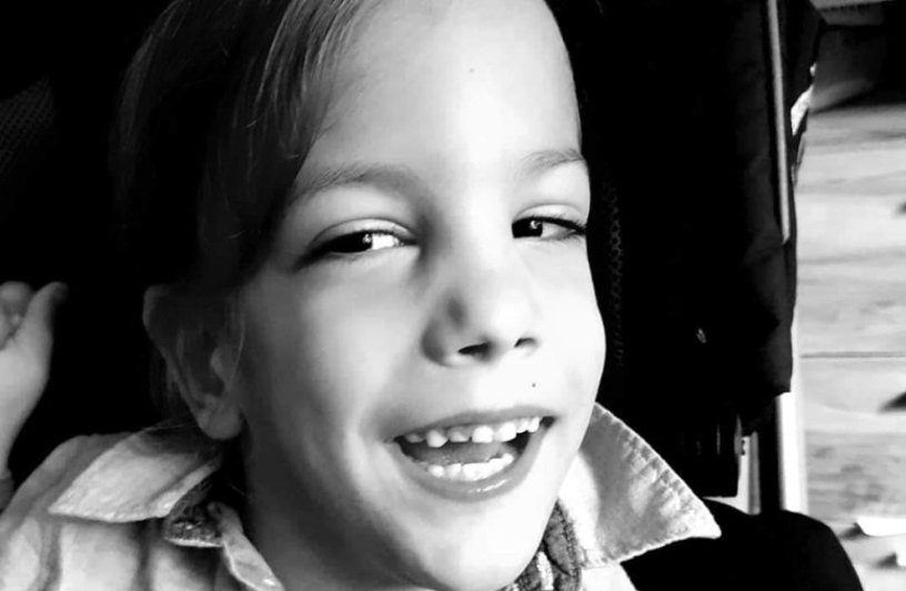 FOTO. Copilaș salvat de sute de sătmăreni inimoși! Șansă la o viață normală