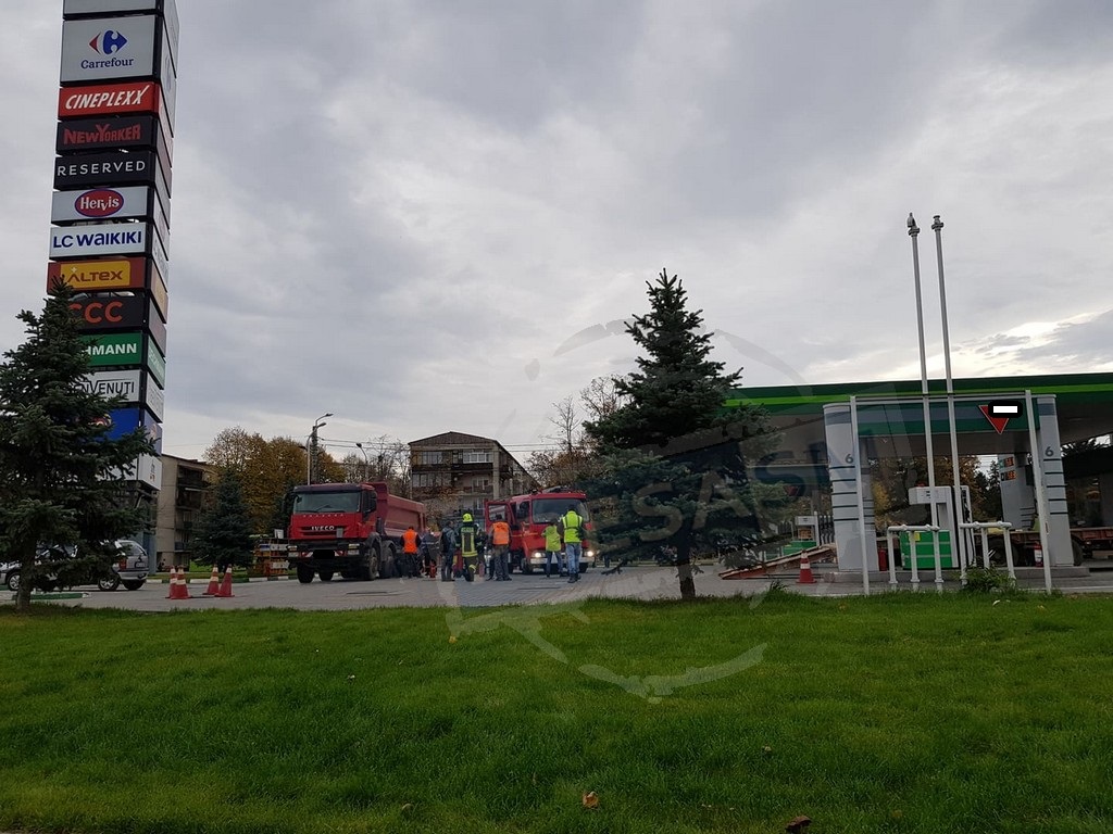 Robbanásveszély a NEPI mall mellett