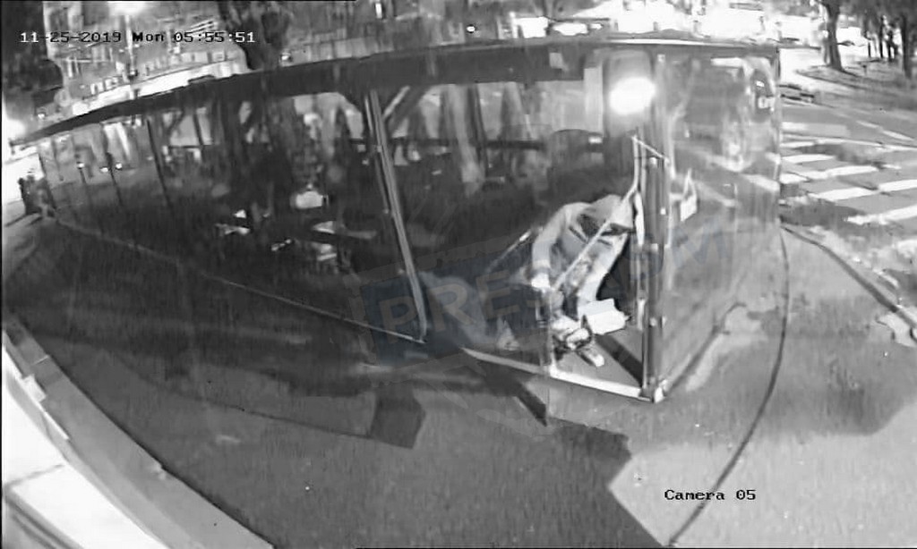 FOTO/VIDEO. Cum se sparg terasele în plin centrul municipiului Satu Mare! Hoț filmat