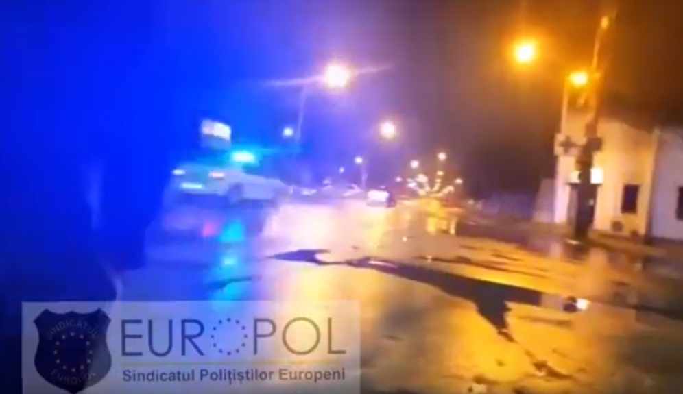VIDEO. Focuri de armă după un BMW. Poliția, cu Logan-ul, a pierdut urmărirea
