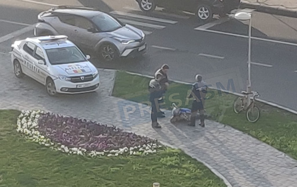 FOTO/VIDEO. Sătmărean la pământ, cu Poliția lângă el, în centrul municipiului Satu Mare