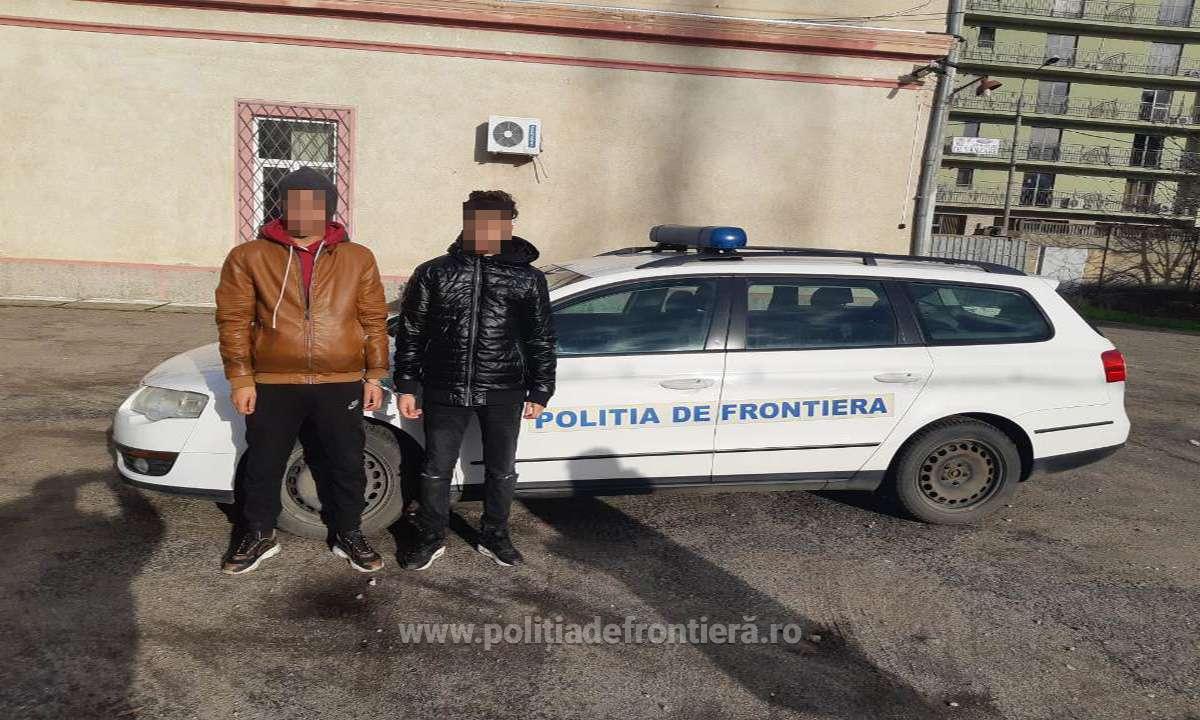 FOTO. ”Colindători” săltați de polițiști și duși în arest, în județul Satu Mare