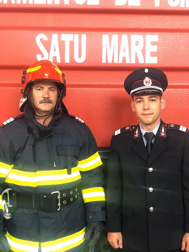 FOTO. Familie de salvatori! Tatăl pompier, fiul devenit azi pompier! Luptă împreună
