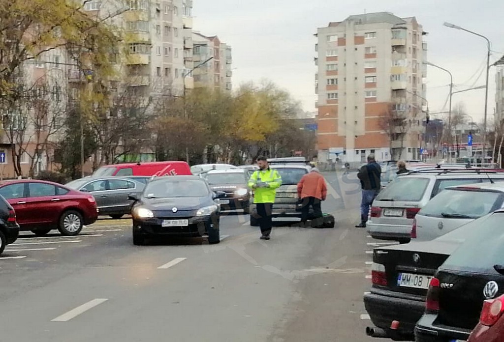 FOTO. Copil (9 ani) lovit de o mașină, în Carpați II. Transportat la Urgență
