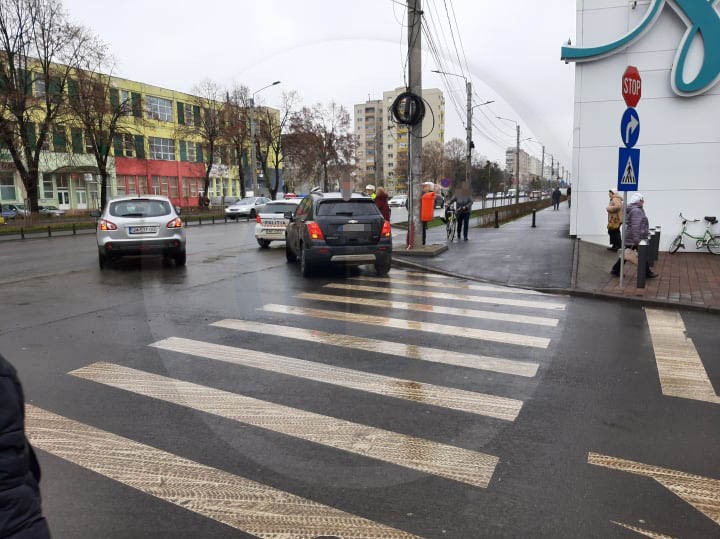 FOTO. Accident la ieșirea din Shopping City. Ce spun polițiștii
