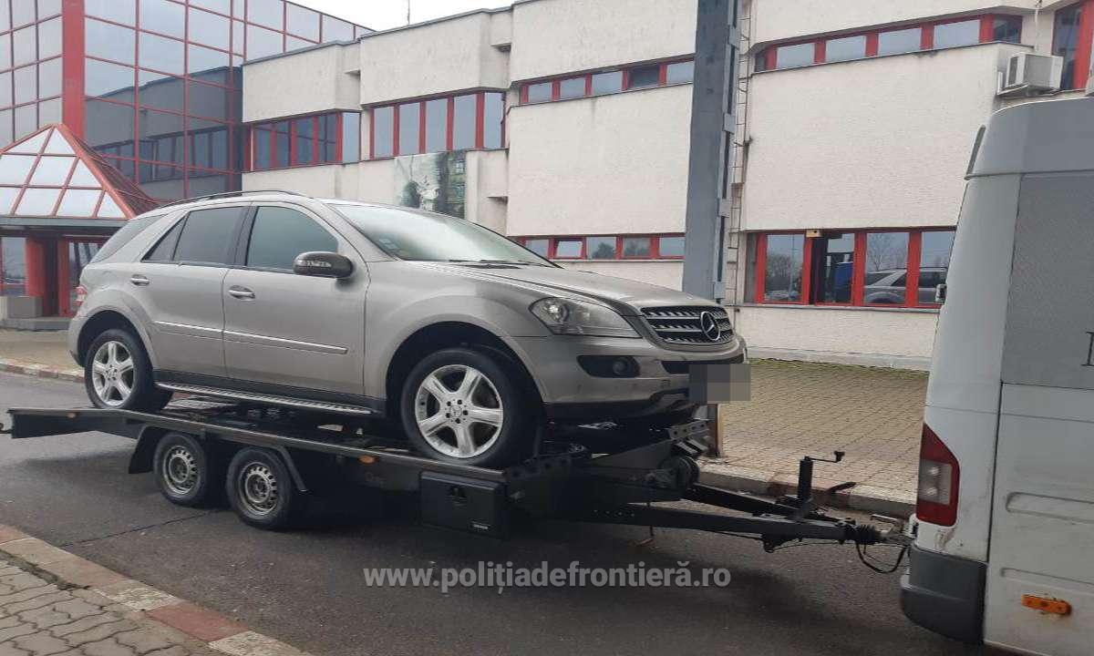 FOTO. Mercedes indisponibilizat la Petea. Căutat de autoritățile din Belgia