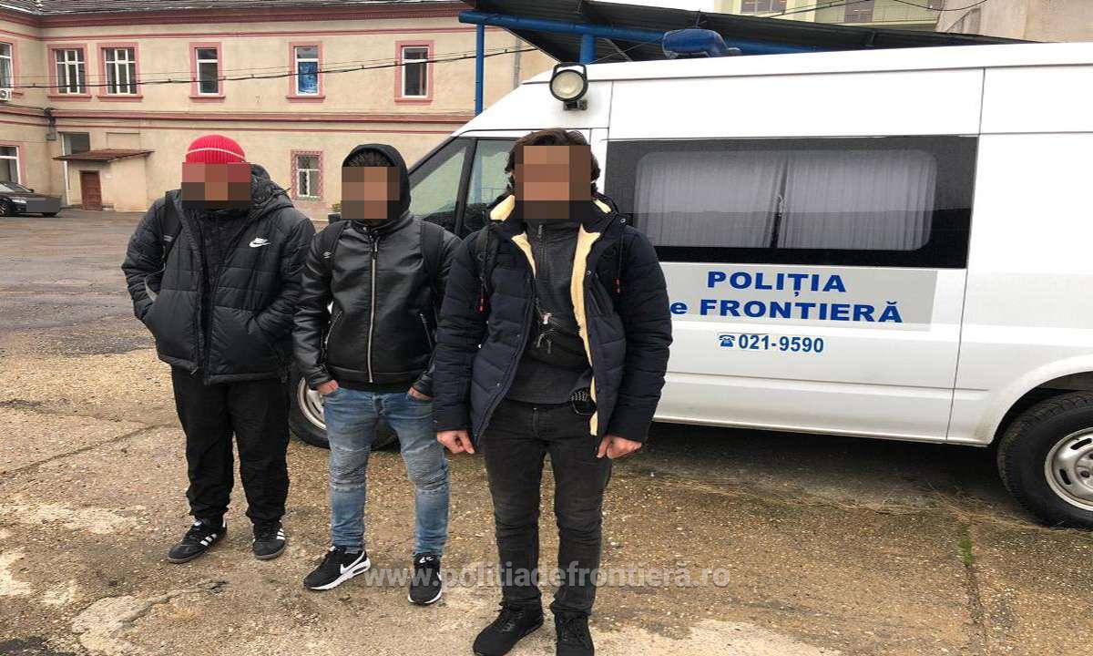 FOTO. Migranții forțează frontierele județului peste tot. Prinși la Carei și Satu Mare