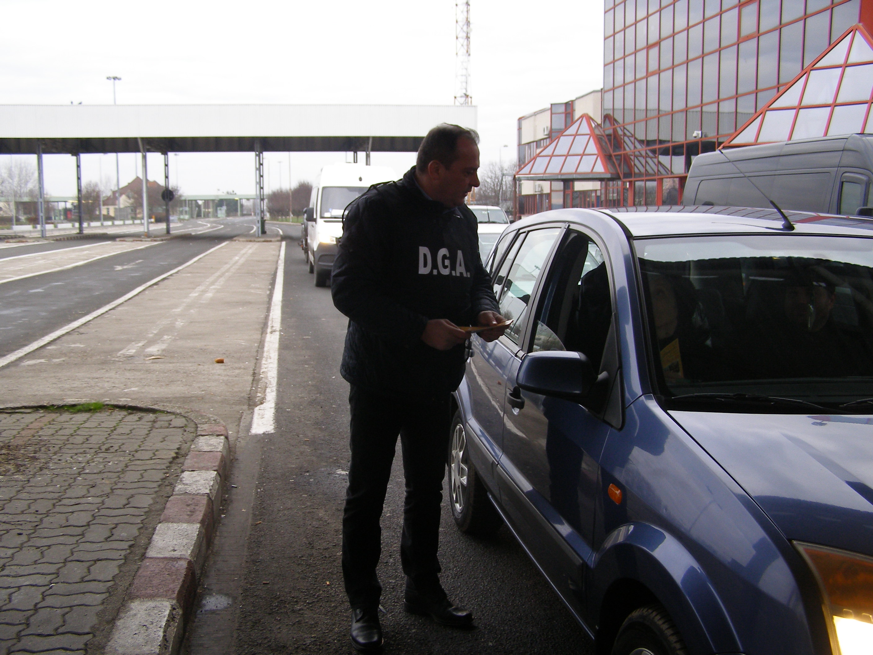 FOTO. Acțiune anti-corupție în PTF Petea! Polițiștii au descins printre șoferi