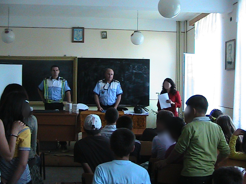 Profesori din Satu Mare reclamați la 112. Mama unui minor a acuzat o agresiune imaginară