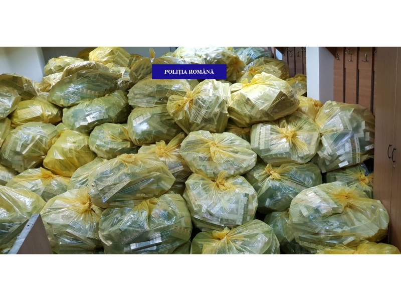 FOTO/VIDEO. Mega-captură cu ajutorul polițiștilor sătmăreni. Milioane de țigări de contrabandă