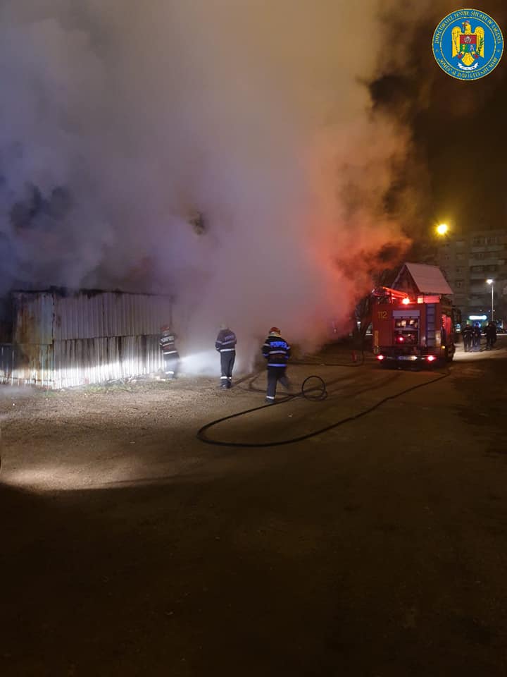FOTOGALERIE. Pompierii confirmă: foc pus intenționat la Catedrala din Satu Mare!